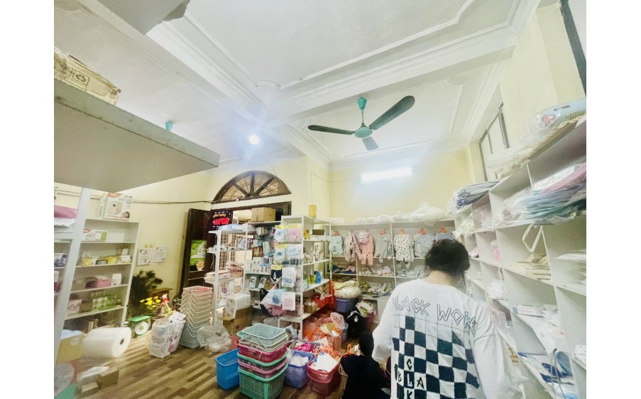 Cho thuê nhà nguyên căn ngõ Thái Hà, phường Trung Liệt, Đống Đa, HN 3 tầng, 47m2, MT 4m giá 12 triệu